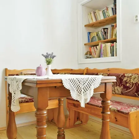 Four Bedroom Holiday In Σπίτι διακοπών Protivín